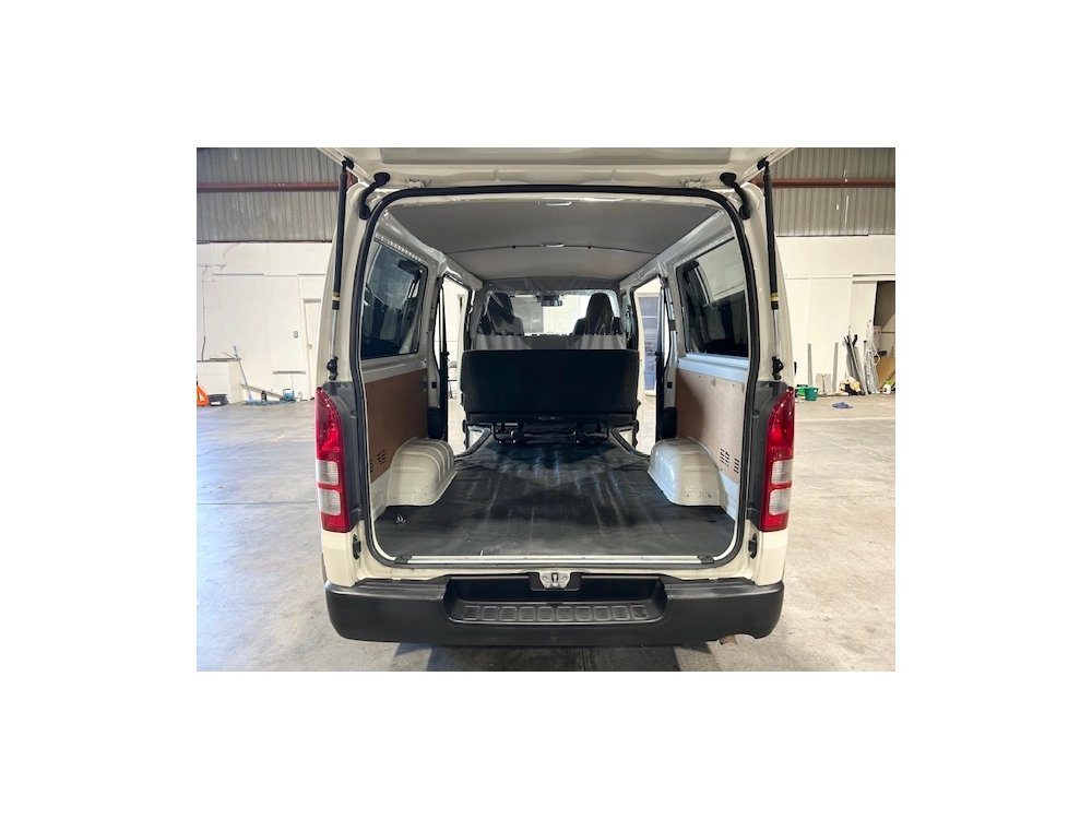 2018 TOYOTA HIACE LWB ** $4000 REDUCED** 6 SEATERS !!