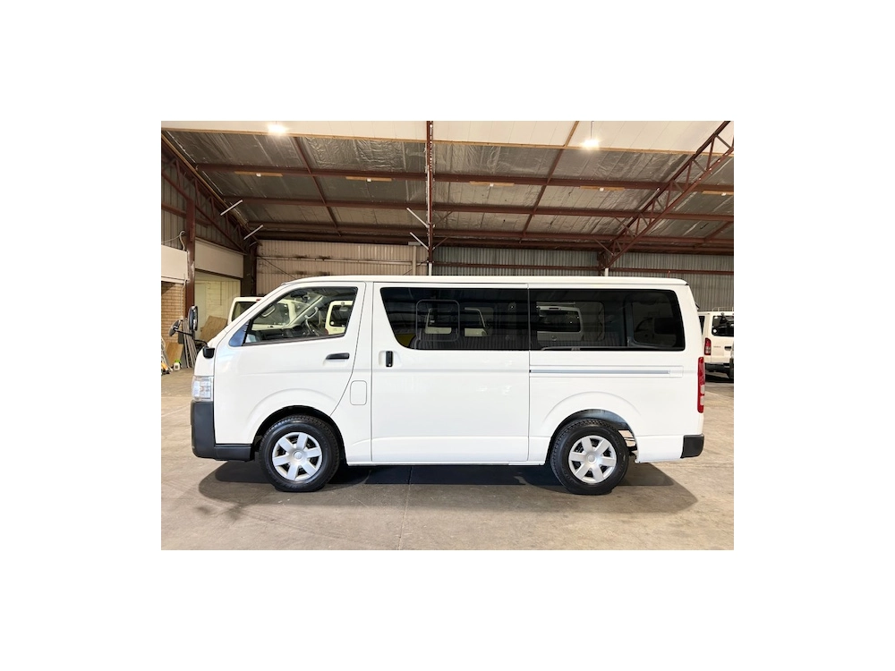 2018 TOYOTA HIACE LWB ** $4000 REDUCED** 6 SEATERS !!