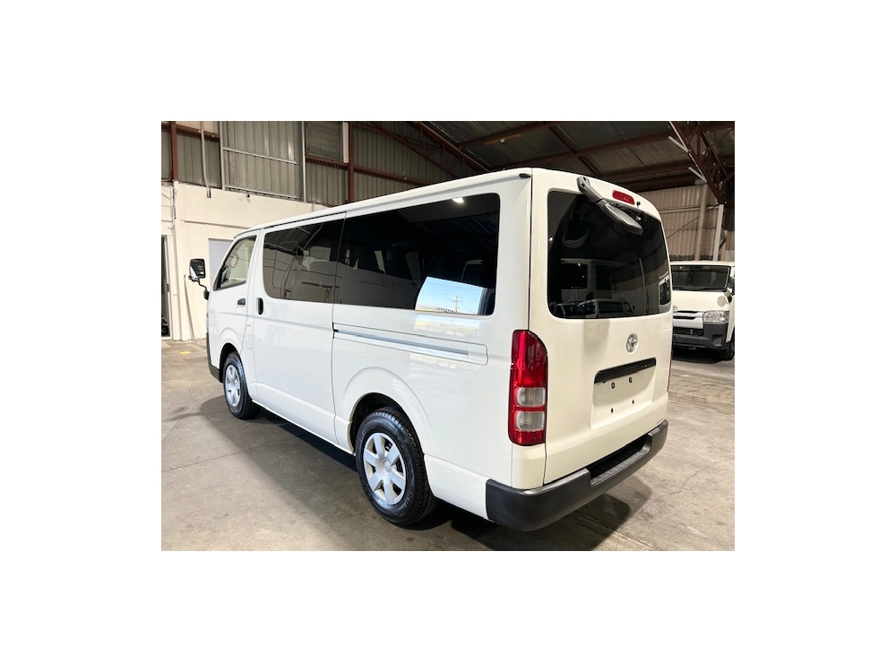 2018 TOYOTA HIACE LWB ** $4000 REDUCED** 6 SEATERS !!