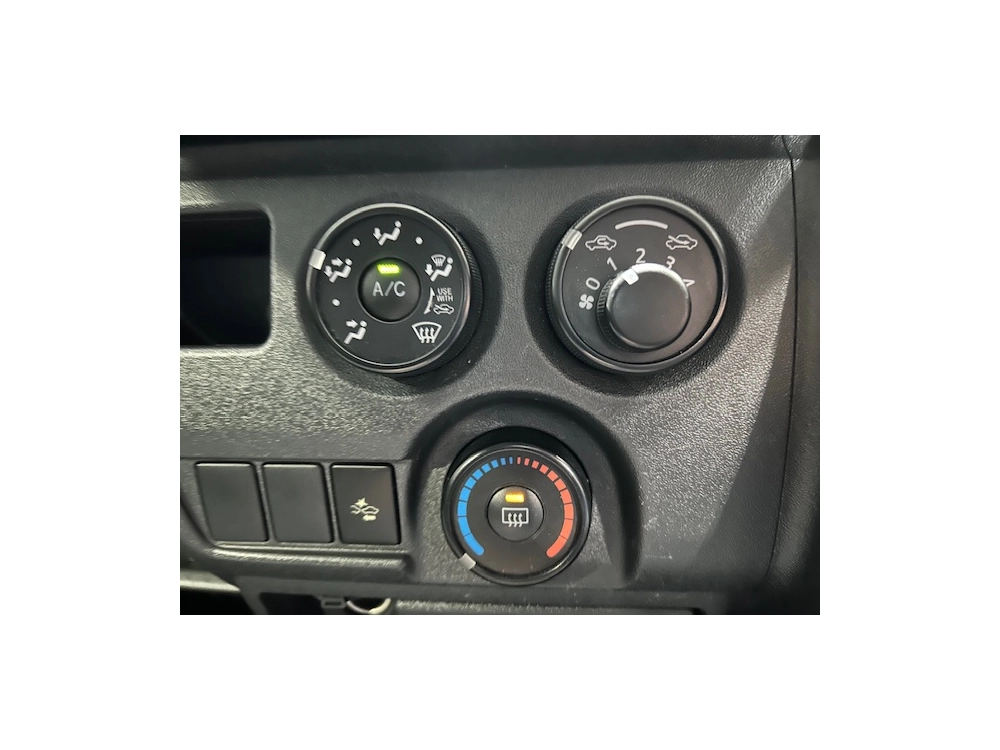 2018 TOYOTA HIACE LWB ** $4000 REDUCED** 6 SEATERS !!