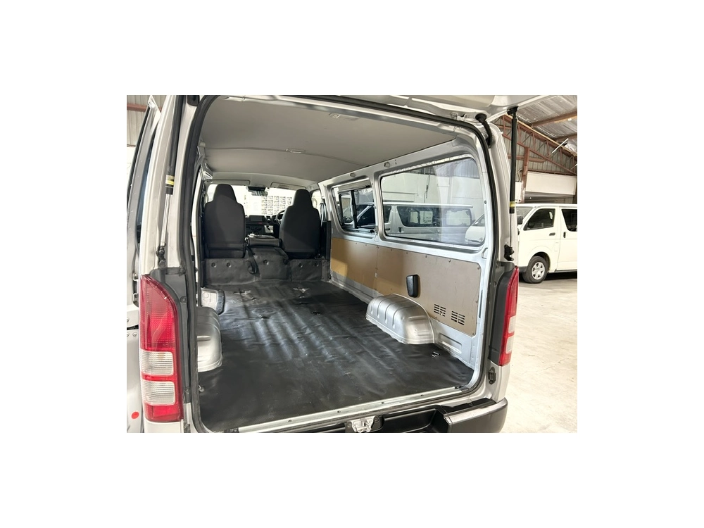 2019 Toyota Hiace =4X4= Super Low 84kms !!