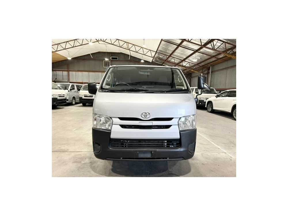 2019 Toyota Hiace =4X4= Super Low 84kms !!