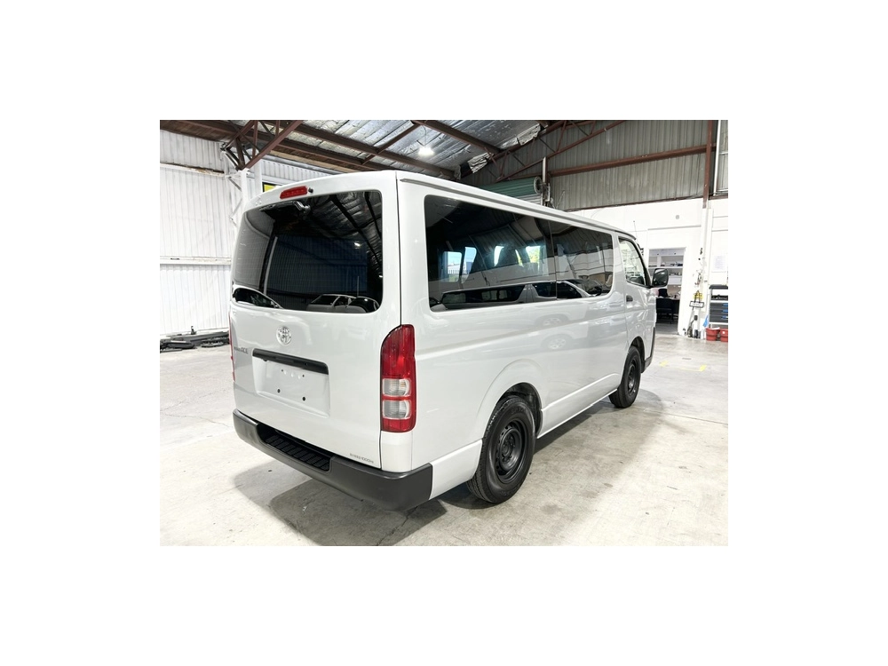 2019 Toyota Hiace =4X4= Super Low 84kms !!