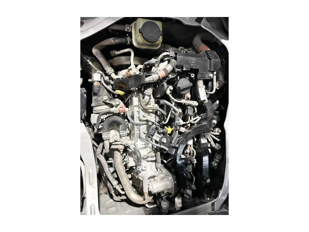 2019 Toyota Hiace =4X4= Super Low 84kms !!