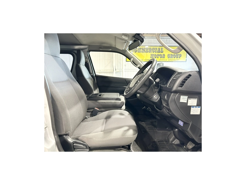 2019 Toyota Hiace =4X4= Super Low 84kms !!
