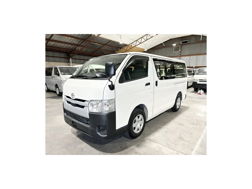 2018 Toyota Hiace = 6 Seaters = $1000 DISCOUNTED for FUEL