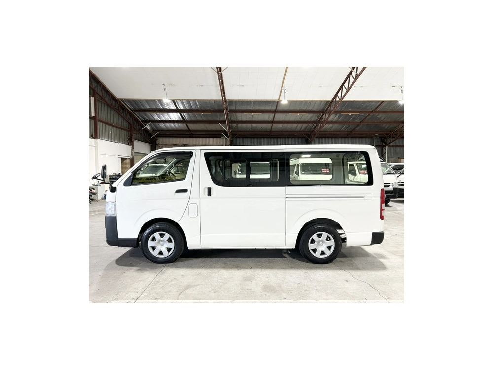2018 Toyota Hiace = 6 Seaters = $1000 DISCOUNTED for FUEL
