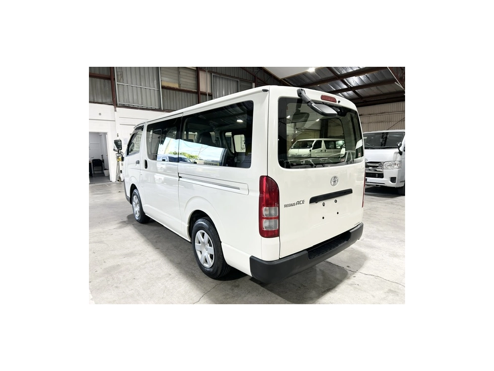 2018 Toyota Hiace = 6 Seaters = $1000 DISCOUNTED for FUEL