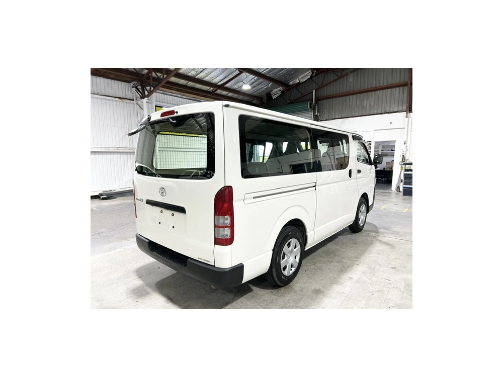 2018 Toyota Hiace = 6 Seaters = $1000 DISCOUNTED for FUEL