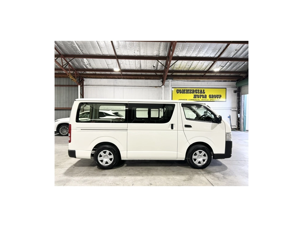 2018 Toyota Hiace = 6 Seaters = $1000 DISCOUNTED for FUEL