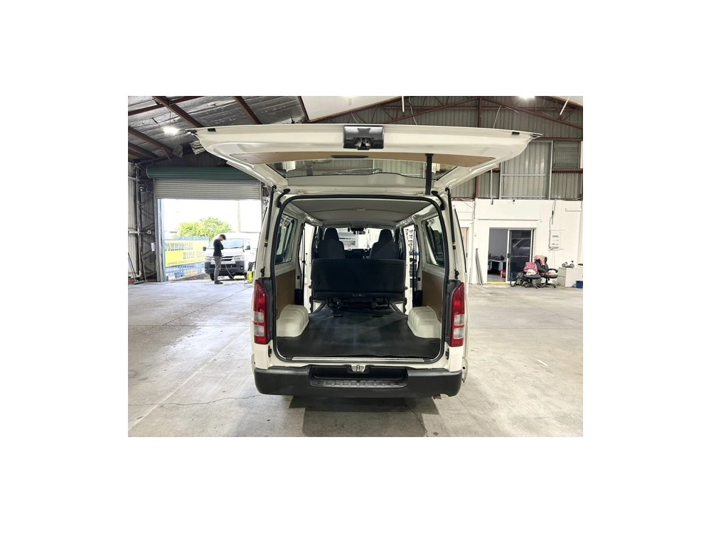 2018 Toyota Hiace = 6 Seaters = $1000 DISCOUNTED for FUEL