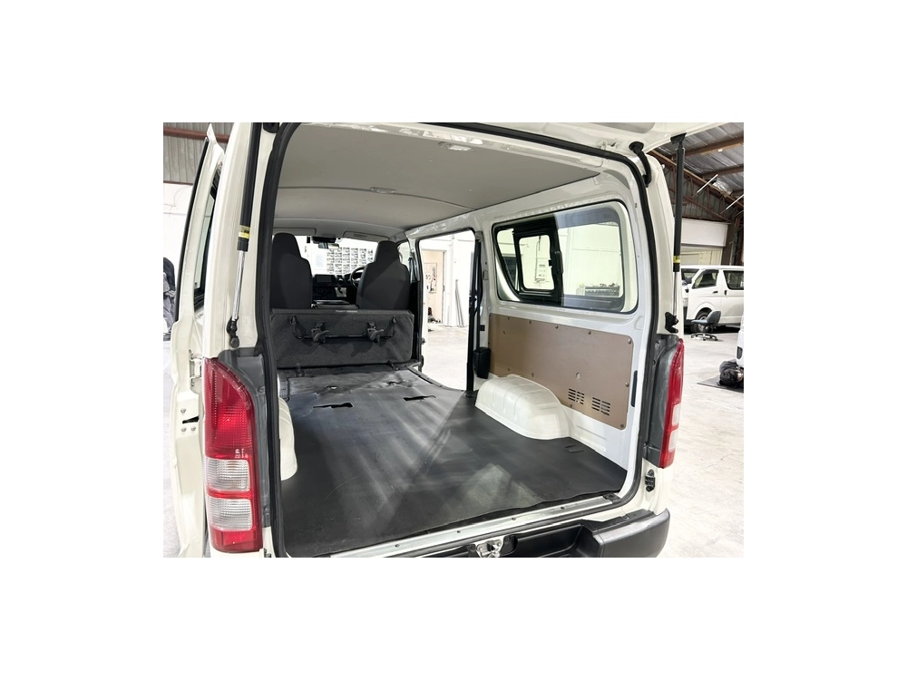 2018 Toyota Hiace = 6 Seaters = $1000 DISCOUNTED for FUEL