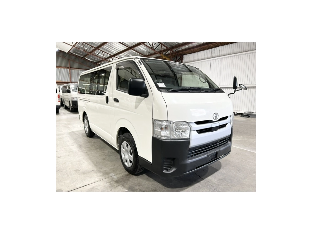 2018 Toyota Hiace = 6 Seaters = ONLY 83kms _ $1000 DISCOUNTED for FUEL