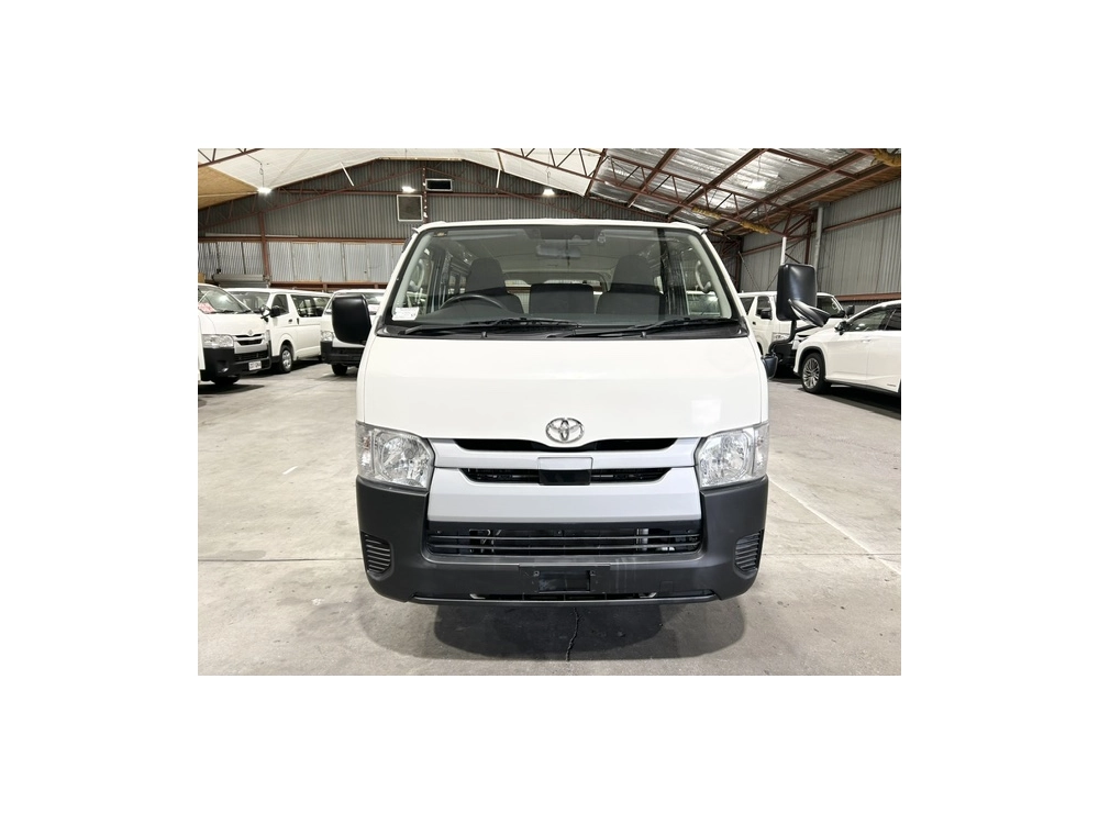 2018 Toyota Hiace = 6 Seaters = $1000 DISCOUNTED for FUEL