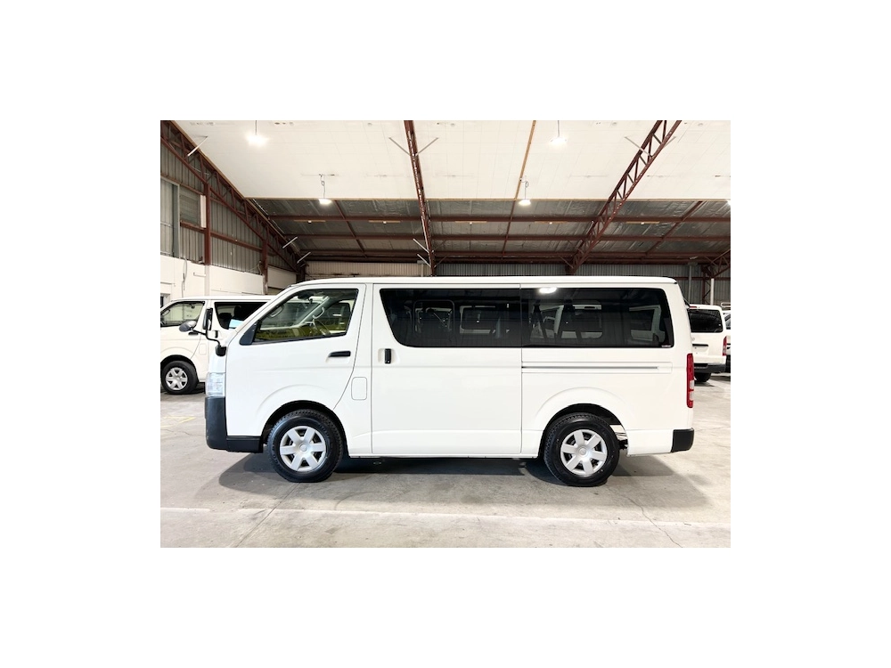 2019 Toyota Hiace == 6 / 9 Seters = $1000 REDUCED for Fuel