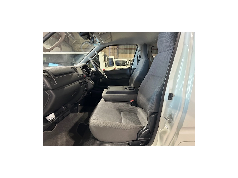 2019 Toyota Hiace == 6 / 9 Seters = FINAL SALE before INFLATION