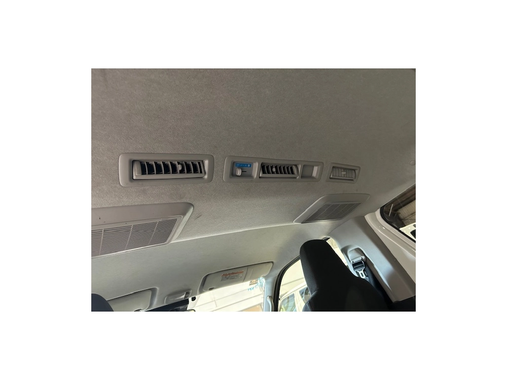 2019 Toyota Hiace == 6 / 9 Seters = $1000 REDUCED for Fuel