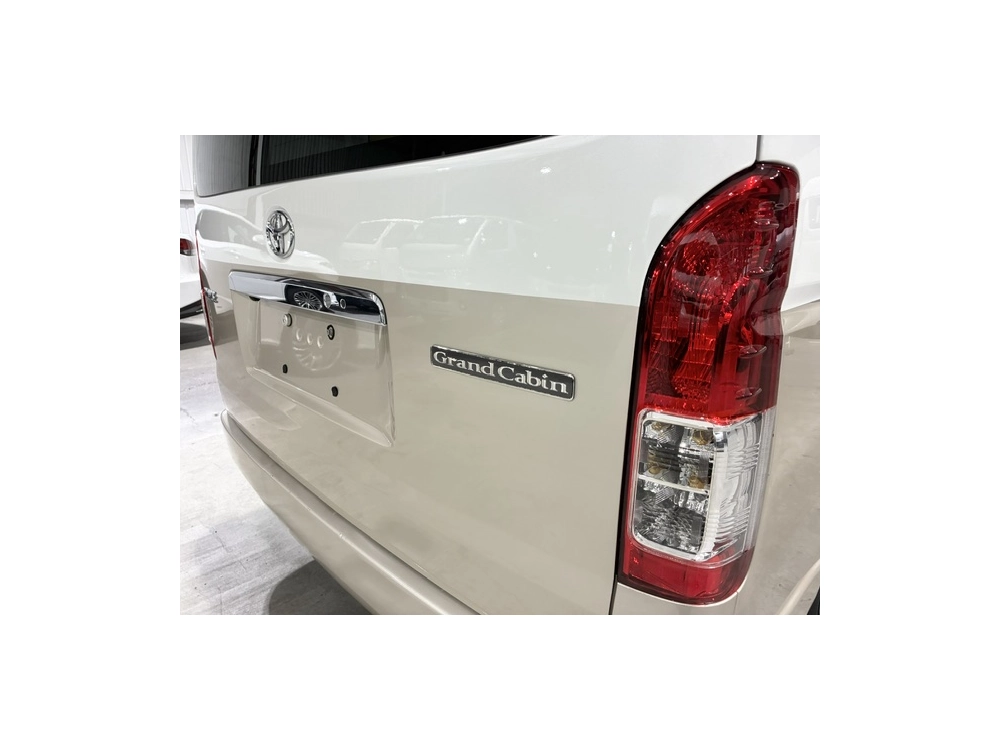 2019 Toyota Hiace GRAND CABIN 4X4 =10 SEATER (Removable) FULL OPTIONS