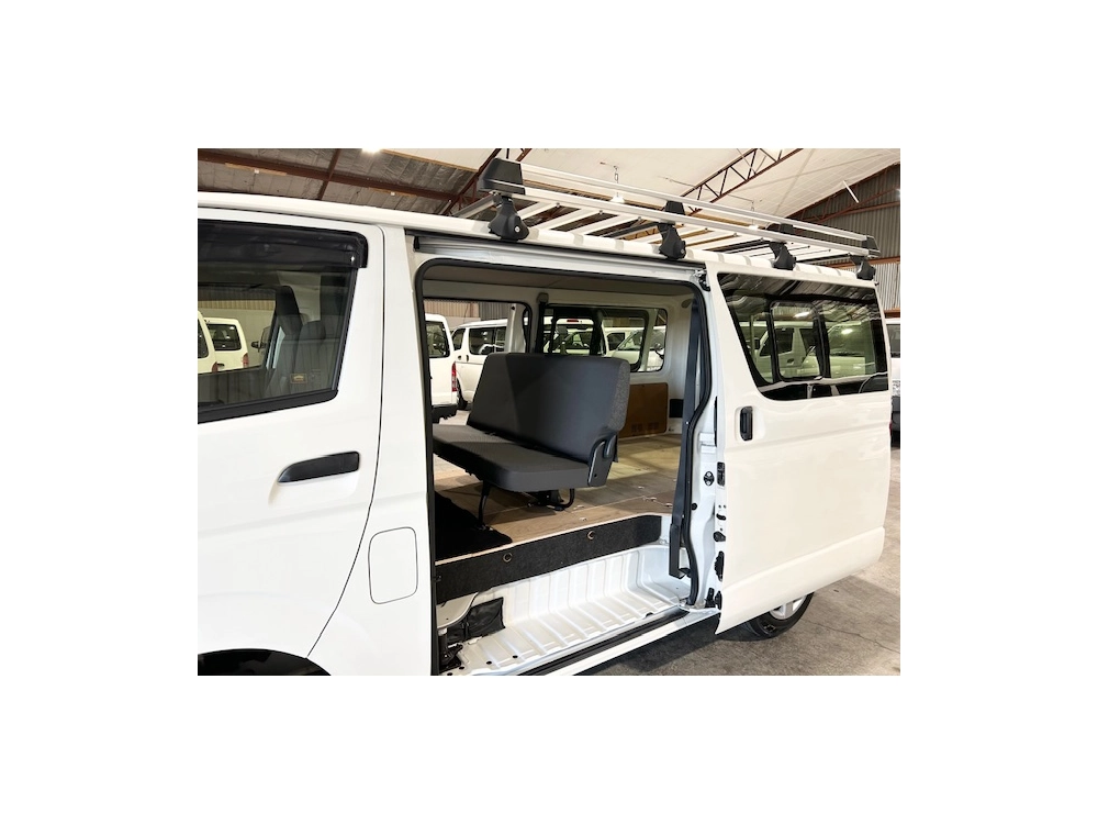2018 Toyota Hiace *** $4000 REDUCED *** ** Toyota ROOFRACK **