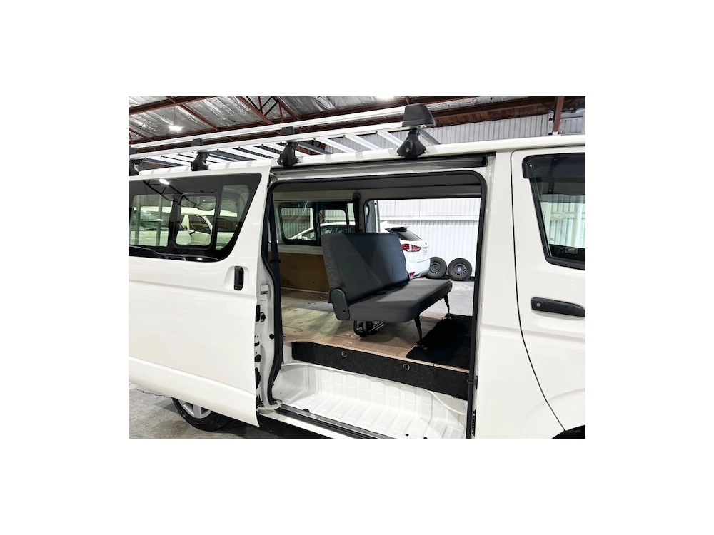 2018 Toyota Hiace *** $4000 REDUCED *** ** Toyota ROOFRACK **