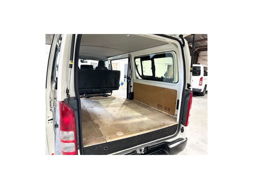 2018 Toyota Hiace *** $4000 REDUCED *** ** Toyota ROOFRACK **