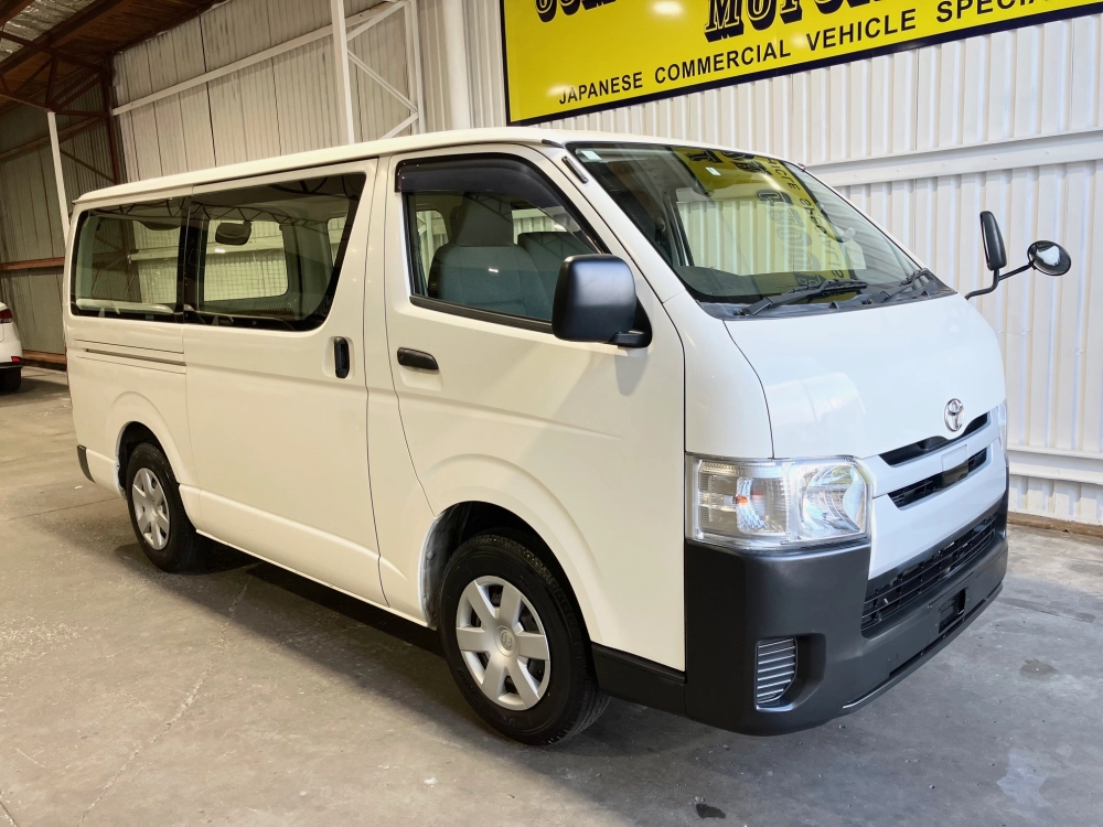 2018 Toyota Hiace 2.8L DIESEL TURBO **2 SLIDING DOORS**3