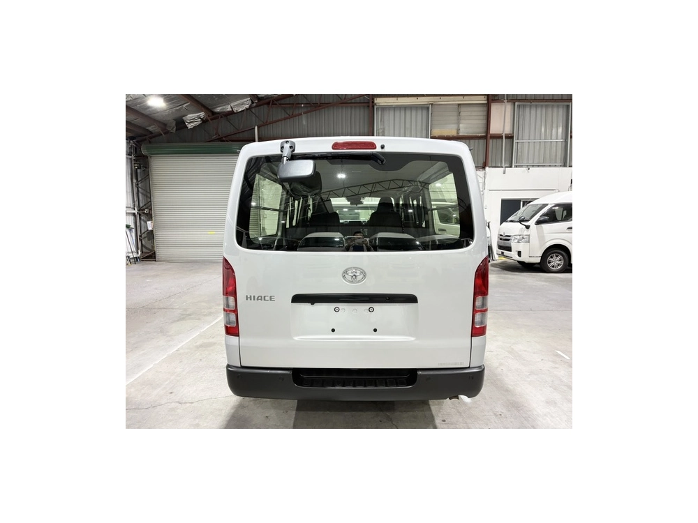 2021 Toyota Hiace Facelift Model / 4X4 / 6 SEATER