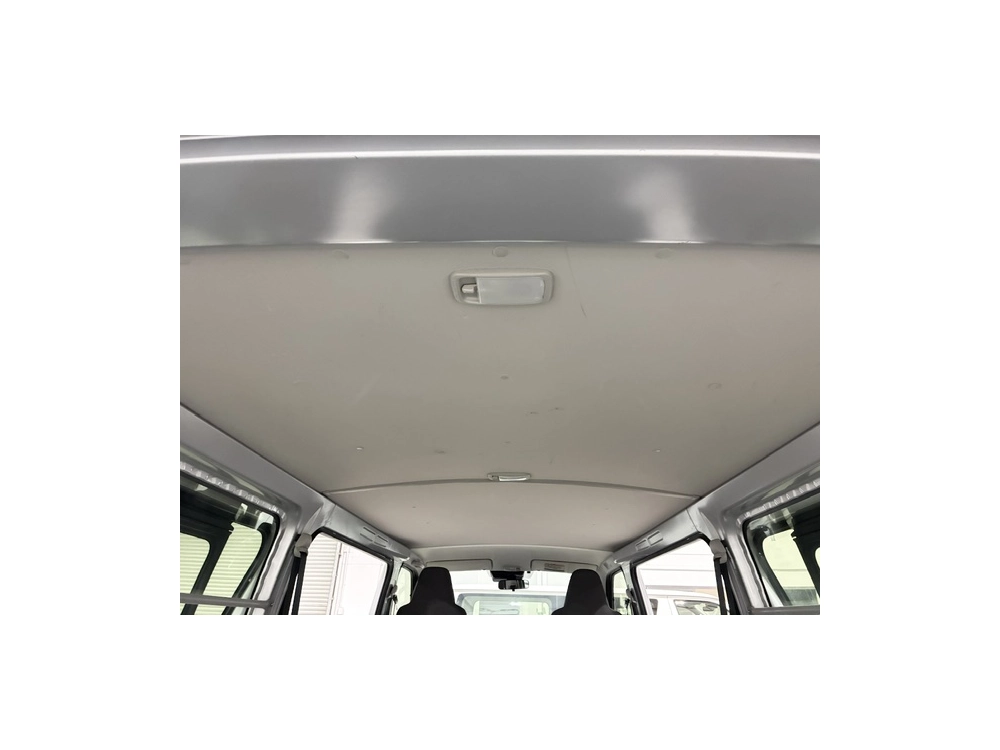 2021 Toyota Hiace Facelift Model / 4X4 / 6 SEATER