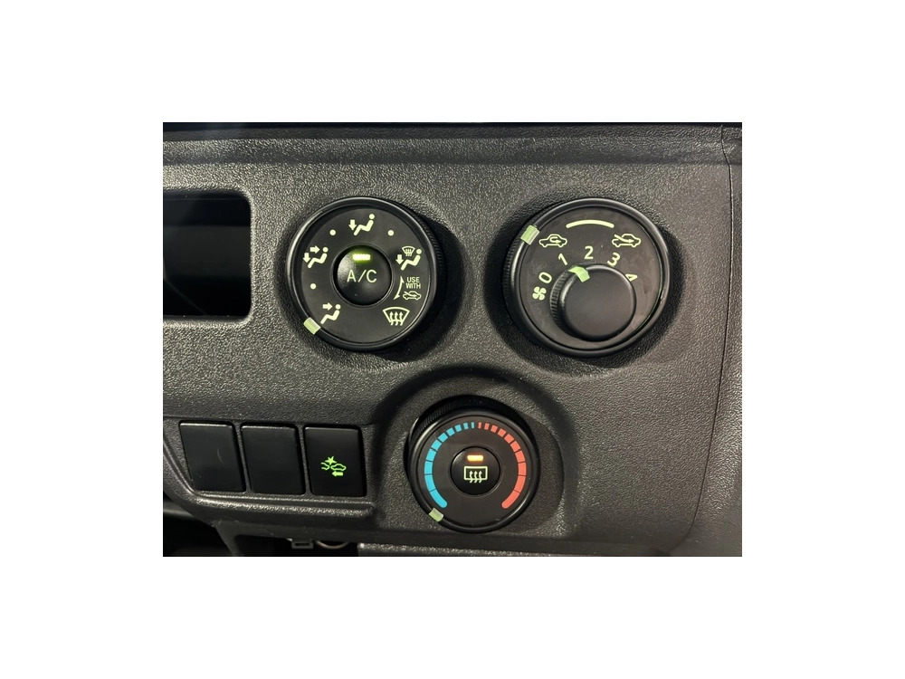 2021 Toyota Hiace Facelift Model / 4X4 / 6 SEATER