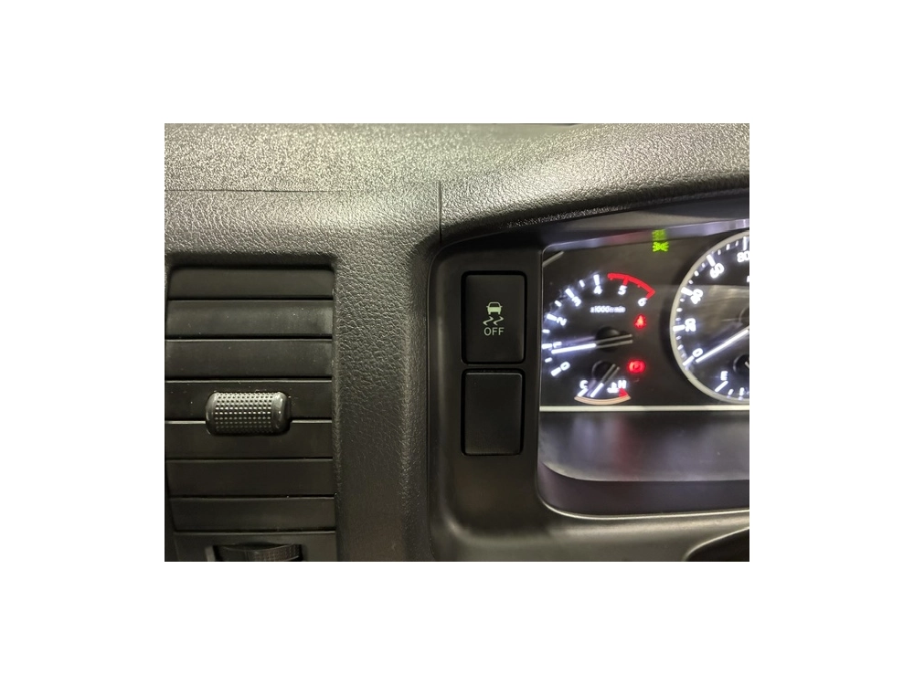 2021 Toyota Hiace Facelift Model / 4X4 / 6 SEATER