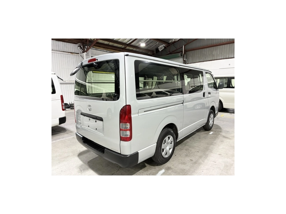 2021 Toyota Hiace Facelift Model / 4X4 / 6 SEATER