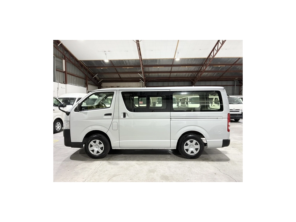 2021 Toyota Hiace Facelift Model / 4X4 / 6 SEATER