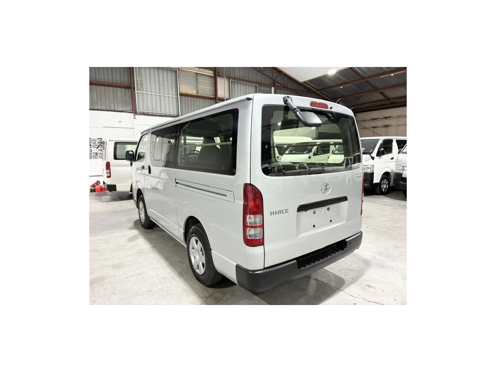 2021 Toyota Hiace Facelift Model / 4X4 / 6 SEATER