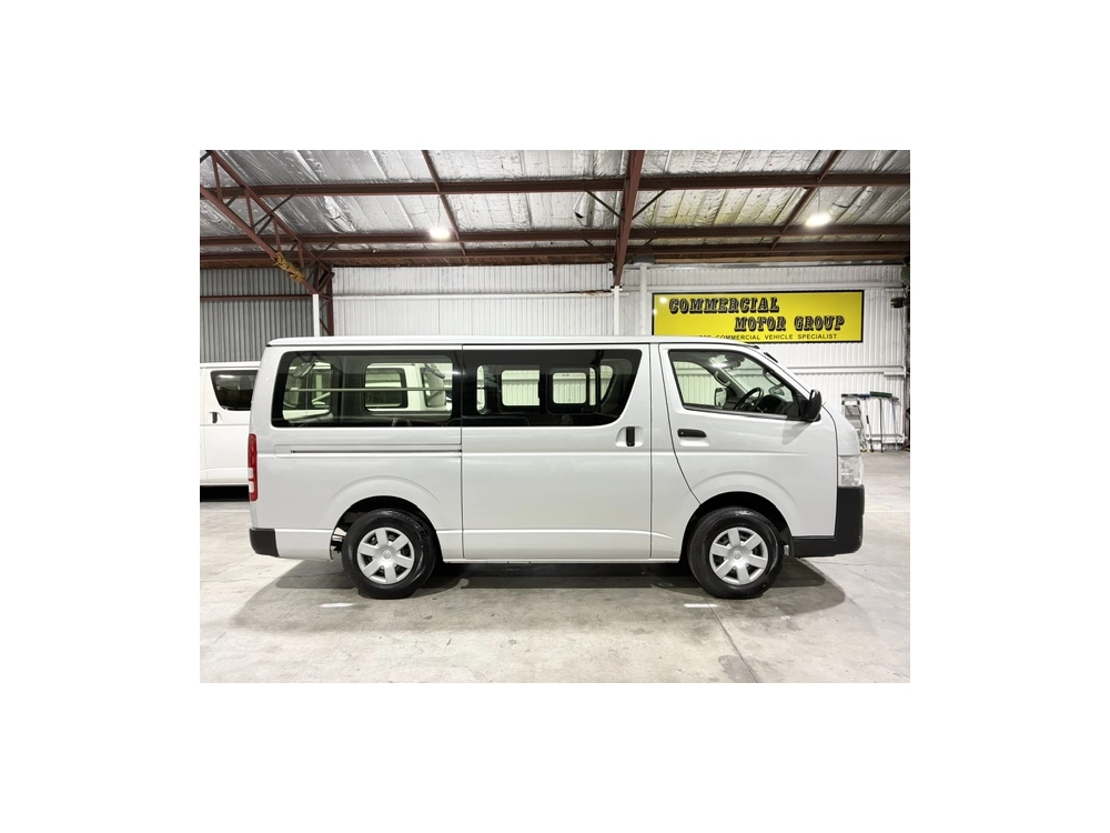 2021 Toyota Hiace Facelift Model / 4X4 / 6 SEATER