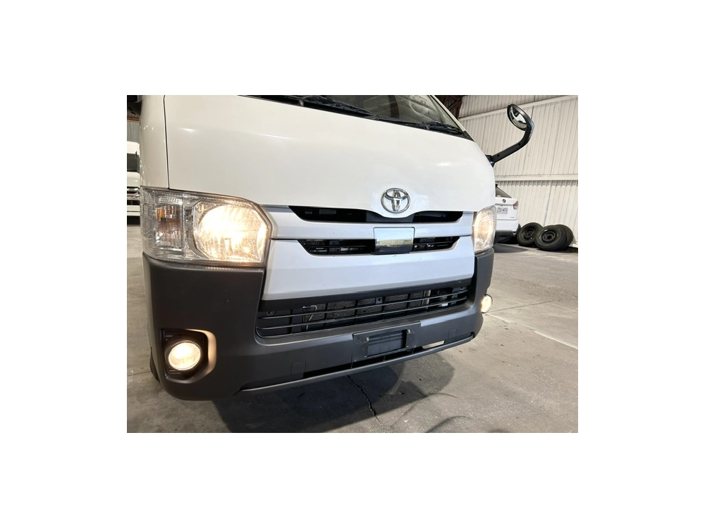 2019 Toyota Hiace Super Low 88kms! =4X4= Dual Airbags _ 6 Seaters