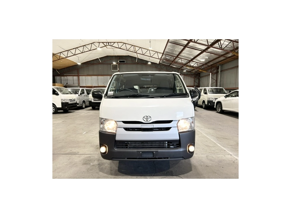 2019 Toyota Hiace Super Low 88kms! =4X4= Dual Airbags _ 6 Seaters