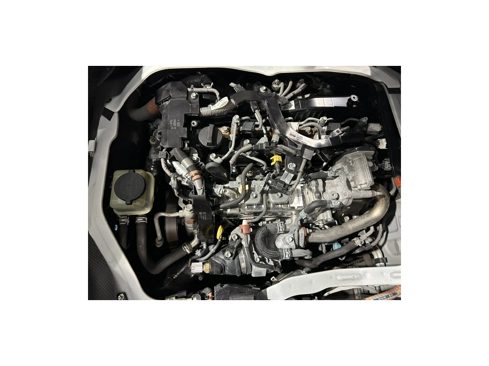 2019 Toyota Hiace Super Low 88kms! =4X4= Dual Airbags _ 6 Seaters