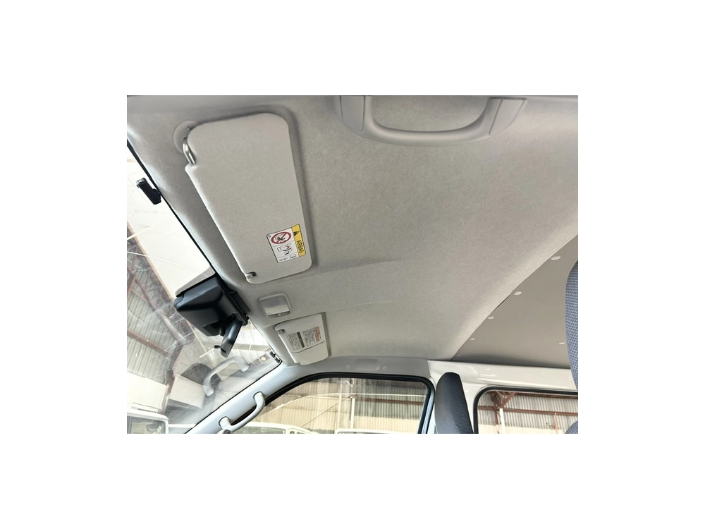 2019 Toyota Hiace Super Low 88kms! =4X4= Dual Airbags _ 6 Seaters