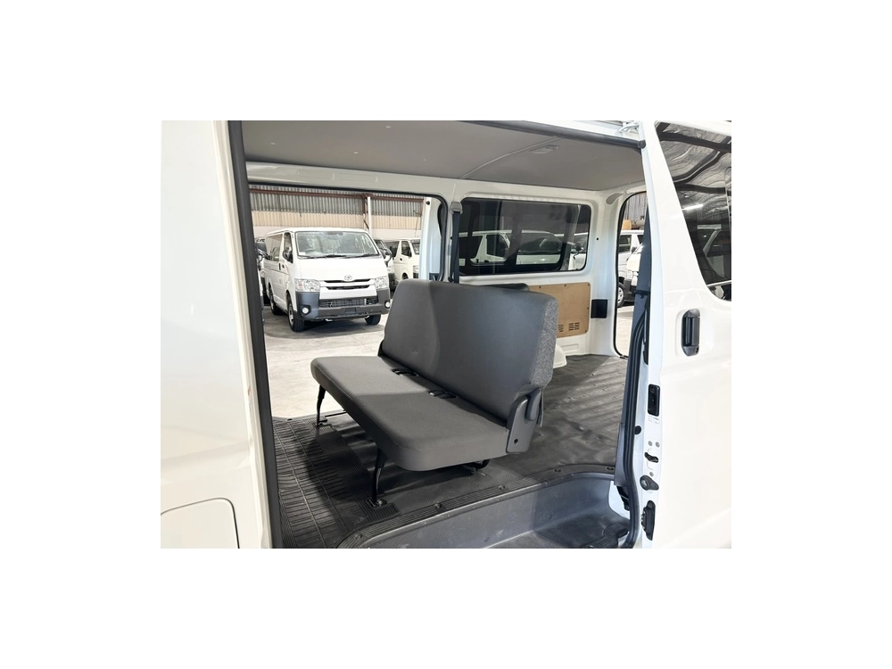 2019 Toyota Hiace Super Low 88kms! =4X4= Dual Airbags _ 6 Seaters