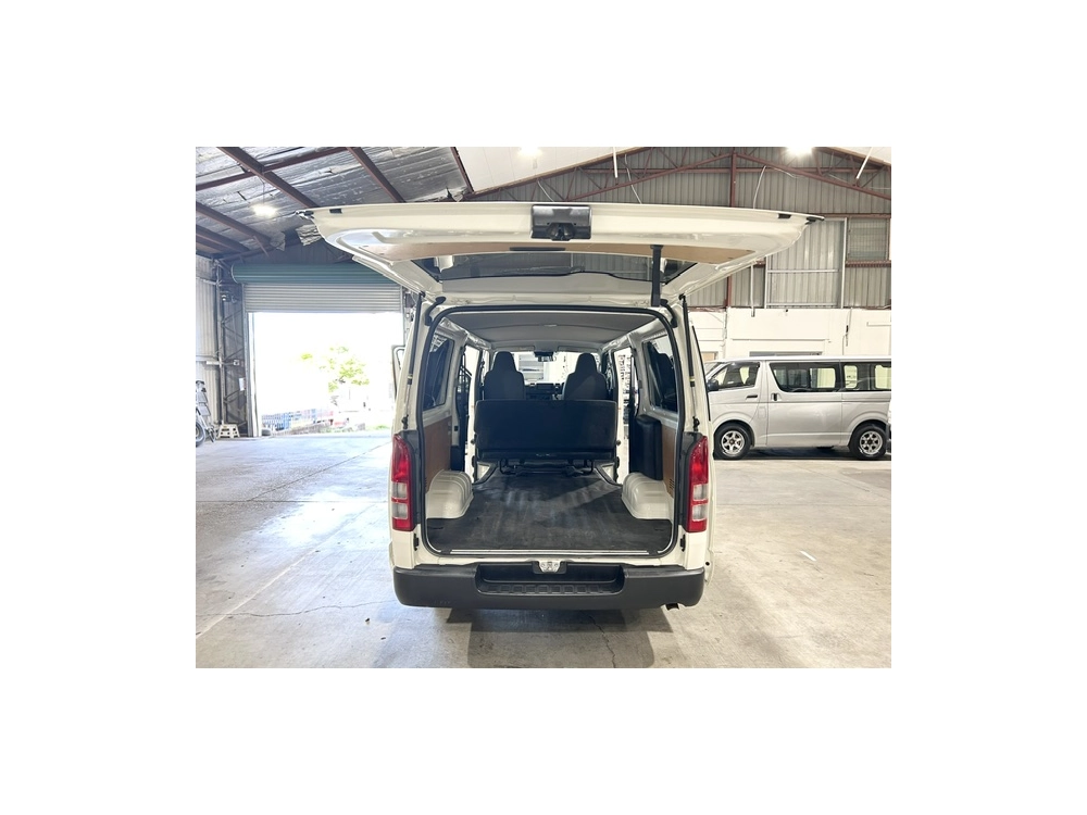 2019 Toyota Hiace Super Low 88kms! =4X4= Dual Airbags _ 6 Seaters