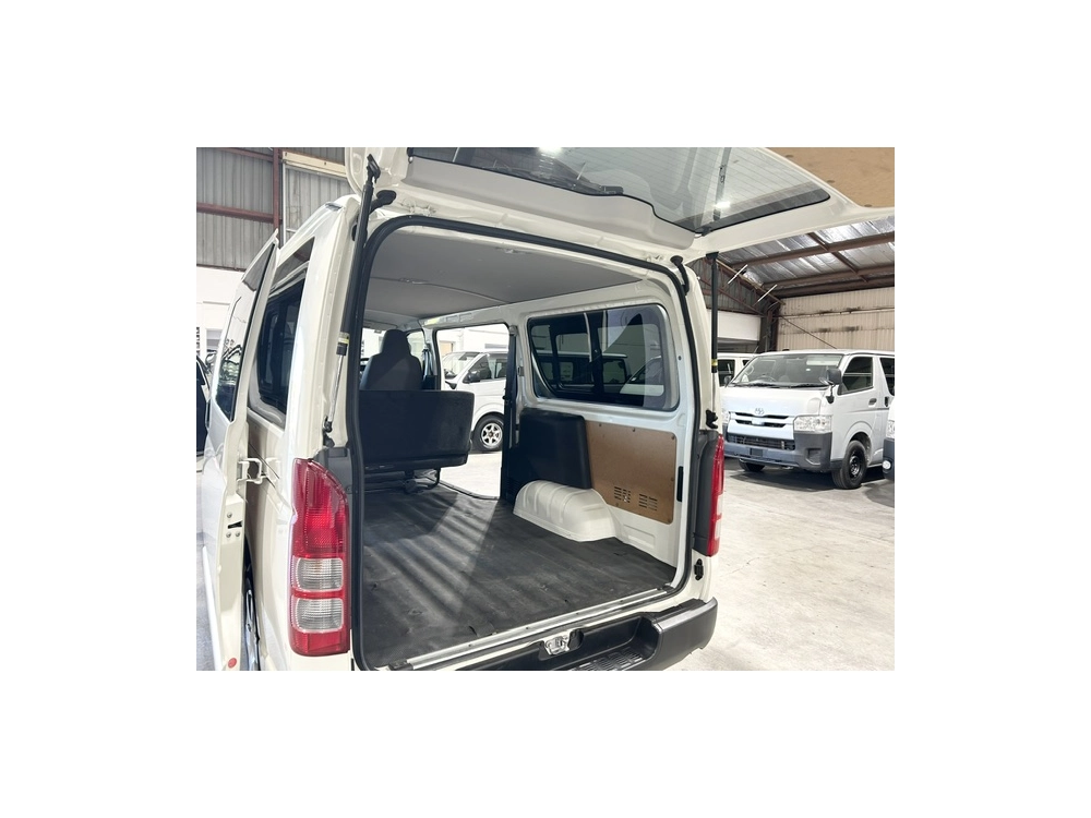 2019 Toyota Hiace Super Low 88kms! =4X4= Dual Airbags _ 6 Seaters