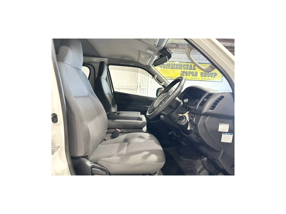 2019 Toyota Hiace Super Low 88kms! =4X4= Dual Airbags _ 6 Seaters