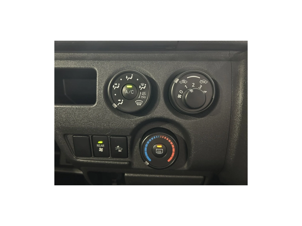 2019 Toyota Hiace Super Low 88kms! =4X4= Dual Airbags _ 6 Seaters