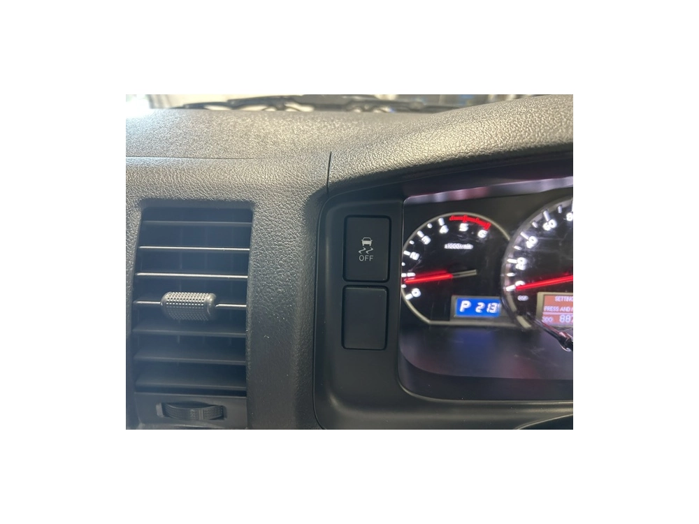 2019 Toyota Hiace Super Low 88kms! =4X4= Dual Airbags _ 6 Seaters