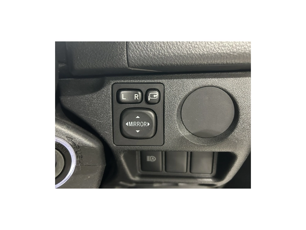 2019 Toyota Hiace Super Low 88kms! =4X4= Dual Airbags _ 6 Seaters