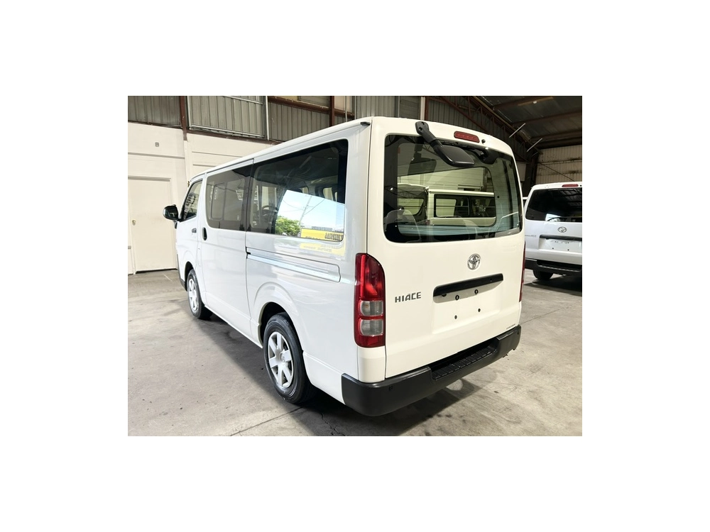 2018 Toyota Hiace = 6 Seaters = ONLY 89kms!! *** $1000 DISCOUNTED for FUEL