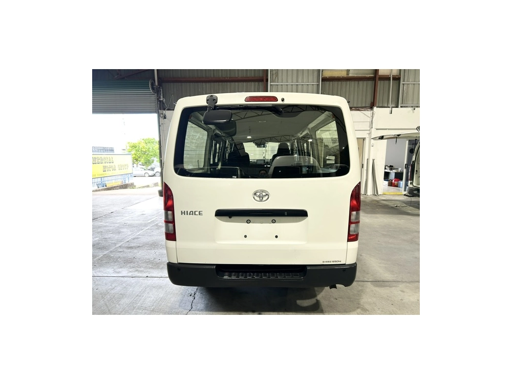 2018 Toyota Hiace = 6 Seaters = ONLY 89kms!! *** $1000 DISCOUNTED for FUEL