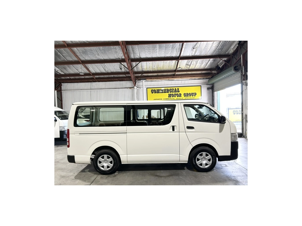 2018 Toyota Hiace = 6 Seaters = ONLY 89kms!! *** $1000 DISCOUNTED for FUEL