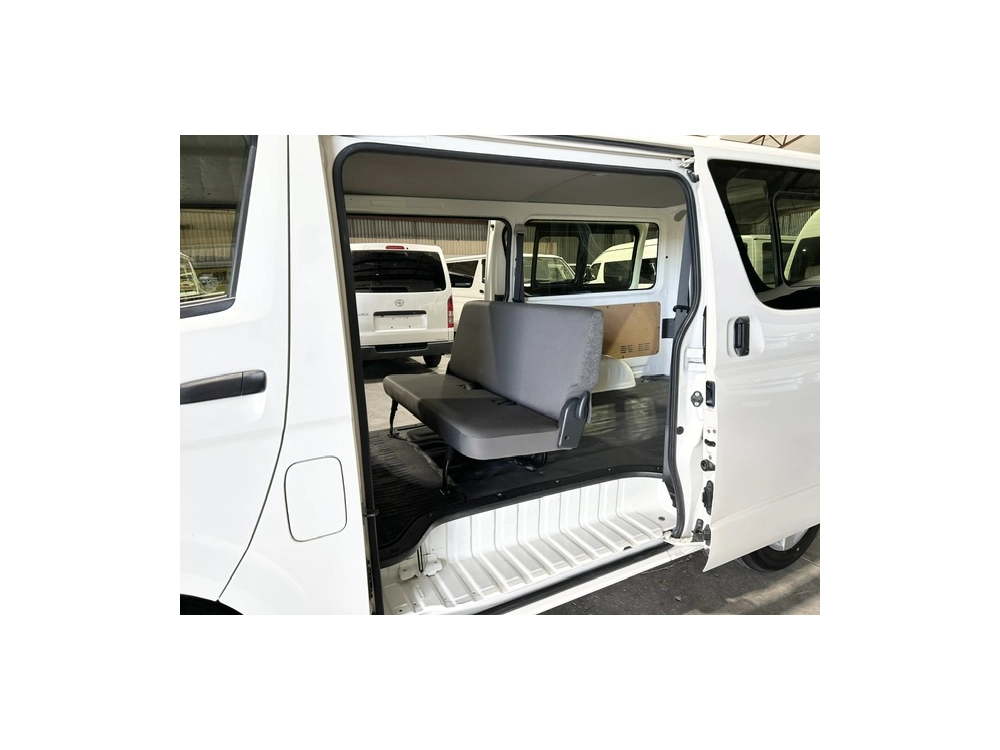 2018 Toyota Hiace = 6 Seaters = ONLY 89kms!! *** $1000 DISCOUNTED for FUEL