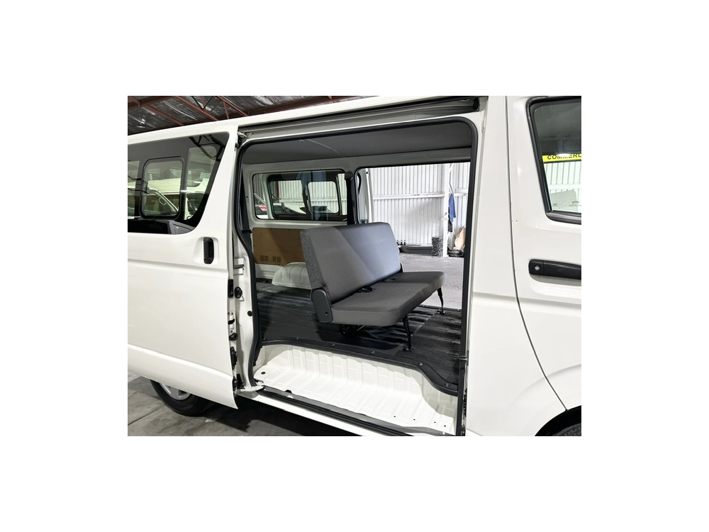 2018 Toyota Hiace = 6 Seaters = ONLY 89kms!! *** $1000 DISCOUNTED for FUEL
